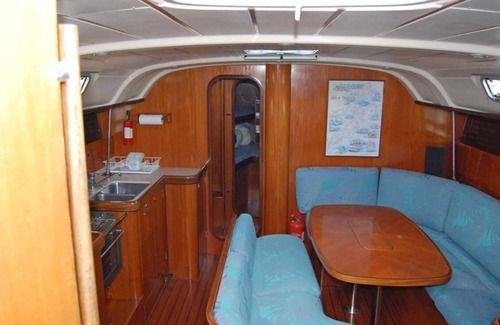 Malendure Alquiler De Eote | VELERO en el muelle o en el ancla 3 cabinas dobles y una litera