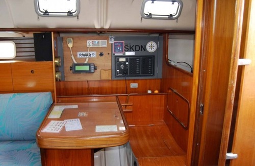 Malendure Alquiler De Eote | VELERO en el muelle o en el ancla 3 cabinas dobles y una litera