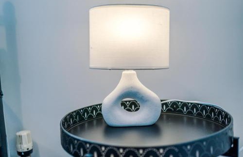 Clock Face Apartamento | Saint Helens Spacious 3BR Olive Suite Sleeps 7