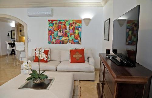 Little Battaleys Apartamento | Saint Peter's Bay Beachfront 309