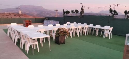 Rosarito Casa | Salón y habitaciones