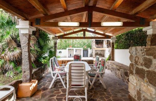 Calasetta Casa | Salina Heaven Retreat 1