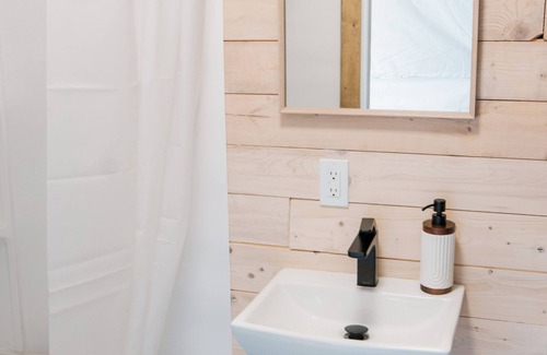 Bonne-Esperance Otro | Salmon Bay Farm