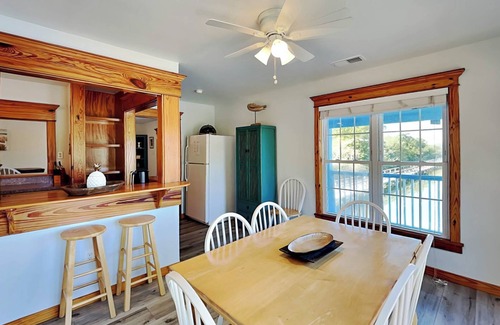 Tybee Island Casa | Saltcreek Sunsets | Gorgeous Marsh Views, Dock!