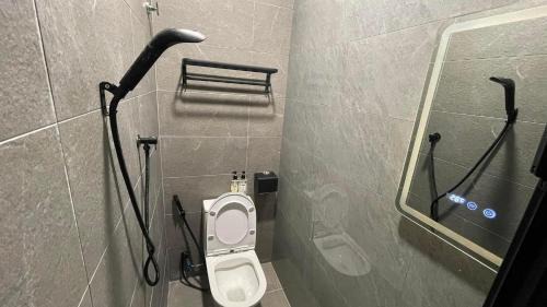 Pegawai Casa | Sam Choon Homestay 三春客棧 Batu Pahat City Centre 4R4B4CP 峇株巴轄民宿 市中心Summit旁邊 四房四浴停車方便