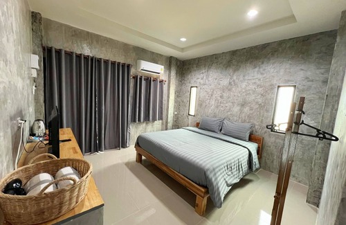 Koh Lan Hotel | Samanta By The Hill