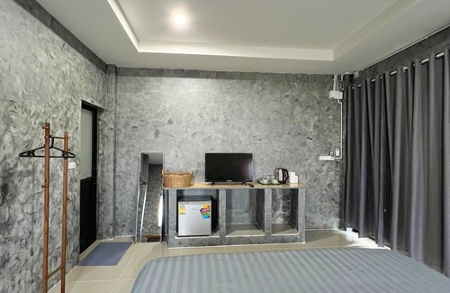 Koh Lan Hotel | Samanta By The Hill