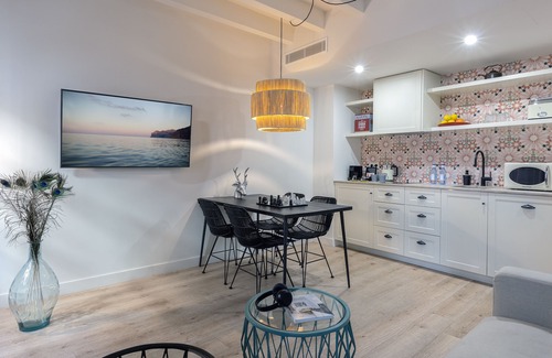 Cort Apartamento | Samaritana Suites