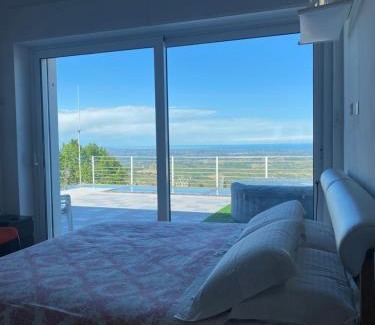 Borgo Maggiore Cama Y Desayuno | San Marino Skyline - Olimpio suite Vista Mare