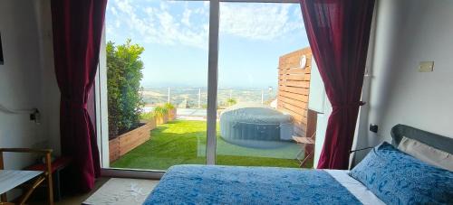Borgo Maggiore Cama Y Desayuno | San Marino Skyline - Olimpio suite Vista Mare