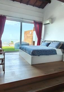 Borgo Maggiore Cama Y Desayuno | San Marino Skyline - Olimpio suite Vista Mare