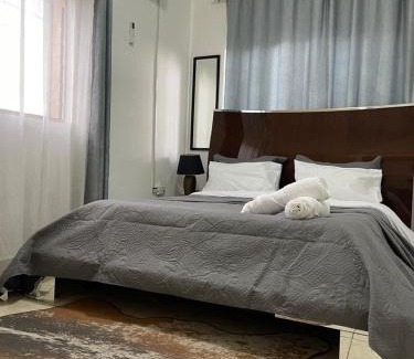 Lusaka Apartamento | Sanctuary Aparthotel-AC-Garden- Solar-Wi-Fi -Firepit-Park-Carport