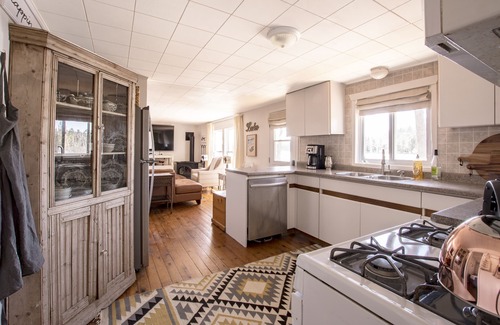 Dysart et al Casa | Sanctuary on Marquis, Family Cottage with Hot Tub