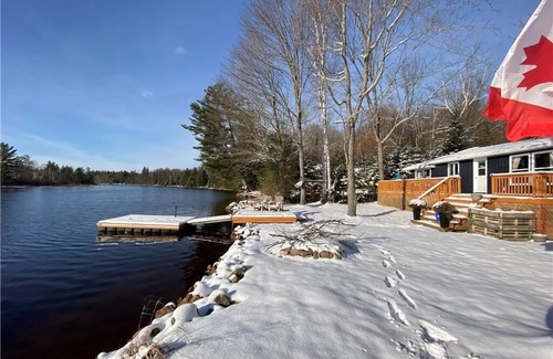 Dysart et al Casa | Sanctuary on Marquis, Family Cottage with Hot Tub