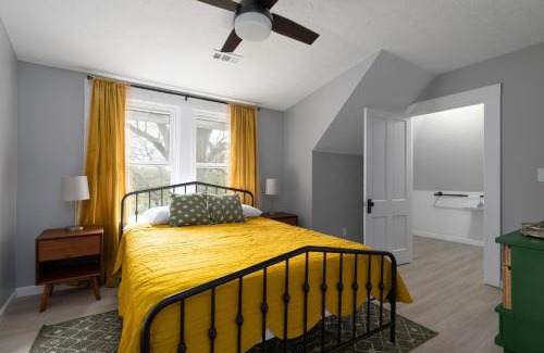 West Lafayette Casa | SAND HILL COTTAGE 3 Bedroom Home near PURDUE! River & Park View