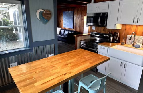 Colington Cabaña | Sand Life - Pelican's Southern Nest! - Pet Friendly!