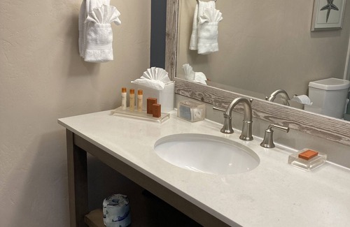 San Simeon Hotel | Sand Pebbles Inn