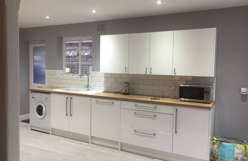 Sandbanks Casa | Sandbanks Holiday Home Poole 5 minutes walk to the Beach Sleeps 8/9