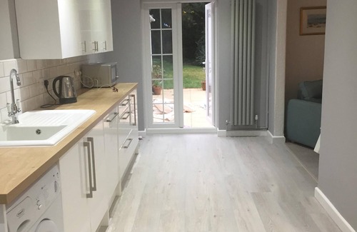 Sandbanks Casa | Sandbanks Holiday Home Poole 5 minutes walk to the Beach Sleeps 8/9