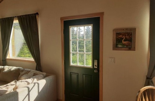 Diamond Ridge Cabaña | SANDHILL COTTAGE- Secluded Retreat-In-The-Woods, Ocean Views, minutes to Homer!