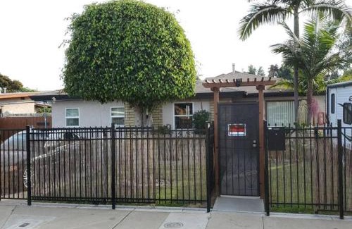 Oak Park Casa | SanDiego Insider's Coastal Bliss and Urban Wonders