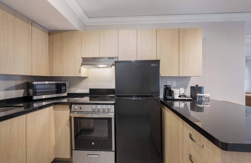 Etobicoke Hotel | Sandman Signature Toronto Airport Hotel