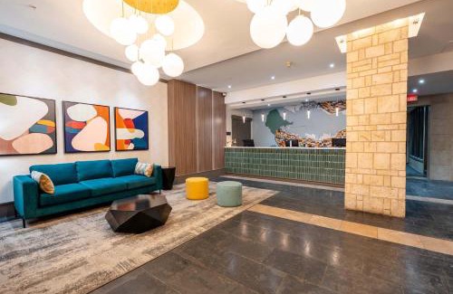 Davie Village Hotel | Sandman Suites Vancouver on Davie