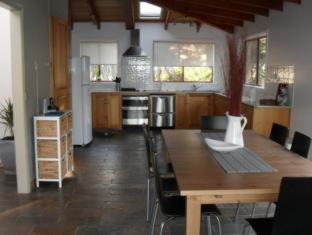 Douglas River Hotel | Sandpiper Ocean Cottages