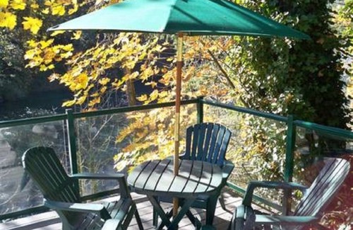Lyons Casa | "Santiam RiverHaus" "A Private Riverfront Vacation Home Near Salem Oregon"