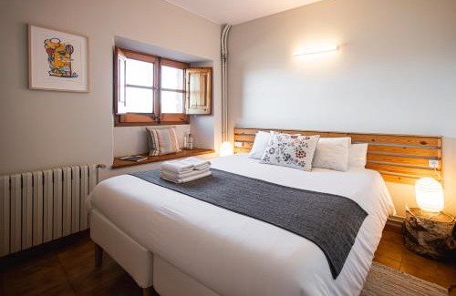 Sant Pere de Torelló Hotel | Santuario De Bellmunt