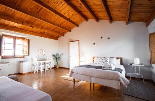 Sant Pere de Torelló Hotel | Santuario De Bellmunt