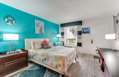Trailer Estates Apartamento | Sarasota Cay Club #612 - Heated Pool, Bunk Beds, Huge TV, Tiki Bar, More!