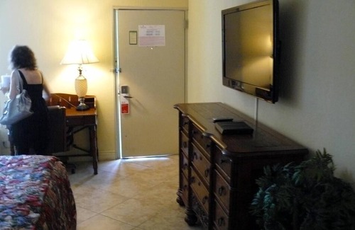 Trailer Estates Hotel | Sarasota "Executive Waterfront Suite" Un hotel # 103 en Sara Bay Marina
