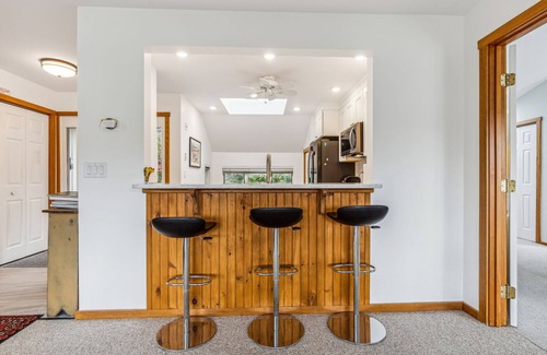 Quechee Condominio | Sauna, Close to Club - Gracious Dartmouth Place 9B