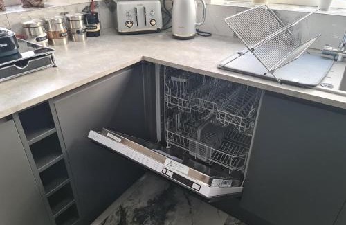 Leicester Casa | SAV Stays 5 Bed Executive Detached House in Leicester