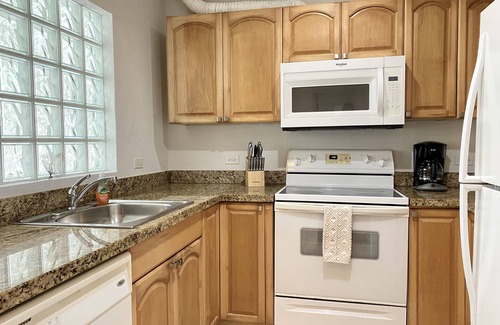 North Side Condominio | SAVE 10% - Coco Sands - 2 bed, 2 bath, beachfront, sea view condo in Rum Point