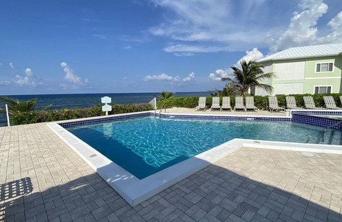 North Side Condominio | SAVE 10% - Coco Sands - 2 bed, 2 bath, beachfront, sea view condo in Rum Point