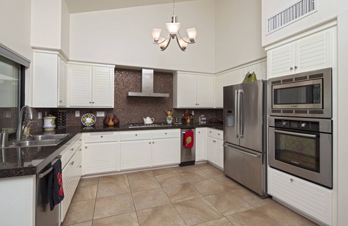 La Quinta Condominio | Condominio PGA West remodelado de lujo en el campo del estadio TPC ¡Vistas a la montaña, carrito de golf!