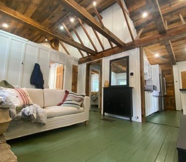 Gravenhurst Villa | Sawdust City Haus