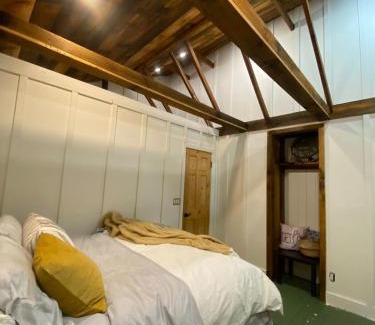 Gravenhurst Villa | Sawdust City Haus