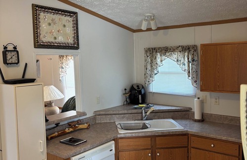 Perry Casa | Scallop and fish haven!! Spring Warrior, Fla. 2bed/2bath mobile home. Much more.