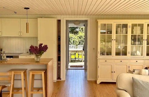 Gilleleje Cabaña | Scandinavian designer oasis / Newly renovated, 1km from the sea & 2nd row to fields