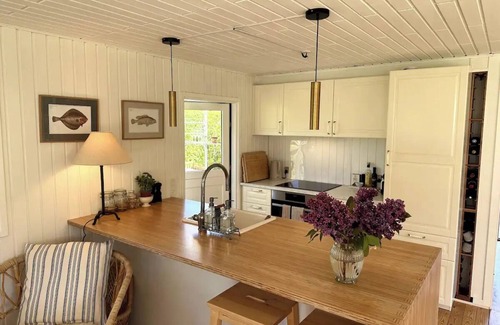 Gilleleje Cabaña | Scandinavian designer oasis / Newly renovated, 1km from the sea & 2nd row to fields