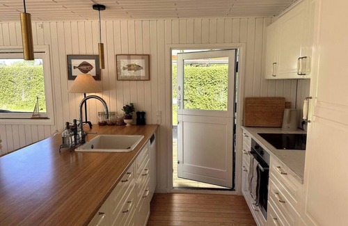 Gilleleje Cabaña | Scandinavian designer oasis / Newly renovated, 1km from the sea & 2nd row to fields