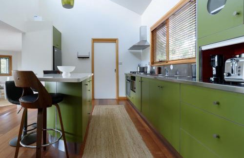 Gordon Casa | Scenic Getaway with Breathtaking Water Views