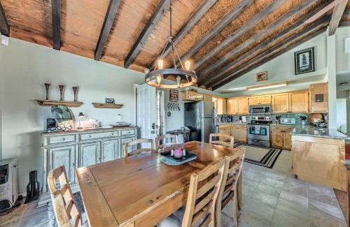 Alto Casa | Scenic Hideaway with Deck and Grill about 6 Mi to Ruidoso!