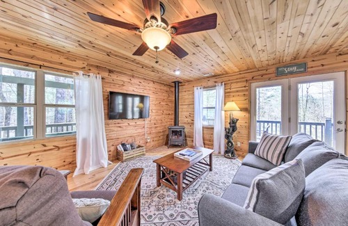 Murphy Casa | Scenic Murphy Escape with Hot Tub and Fire Pit!