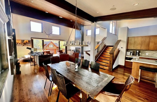 Ponderosa Palisades Casa | Schaffer's Mill, luxurious 2,864 sq. ft contemporary townhome, dogs considered.