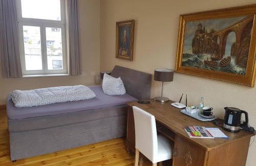 Luedenscheid Hotel | Schillers Hotel & Café - GARNI -