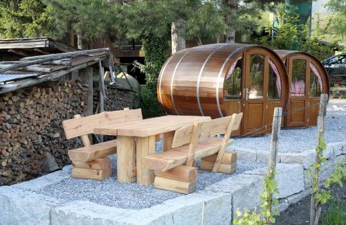 Maienfeld Cama Y Desayuno | Schlaf-Fass Maienfeld